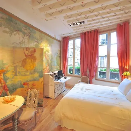 A Gem At Notre Dame With Ac Apartment