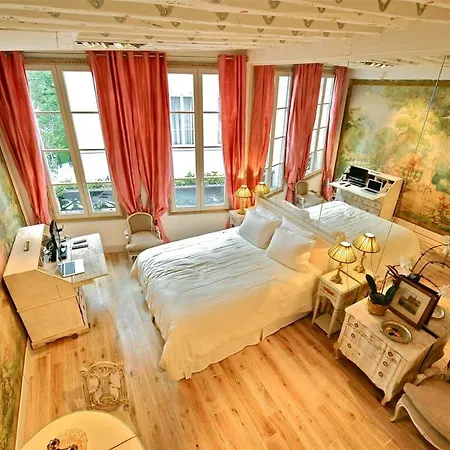 A Gem At Notre Dame * Париж