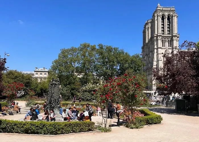 Apartment A Gem At Notre Dame