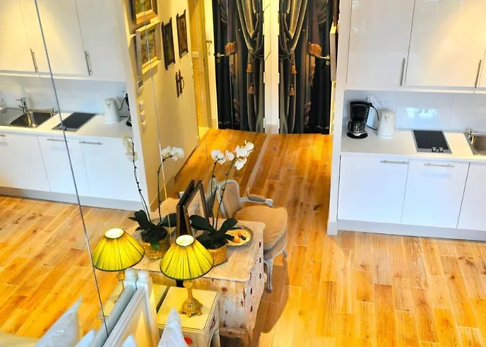 A Gem At Notre Dame Apartment